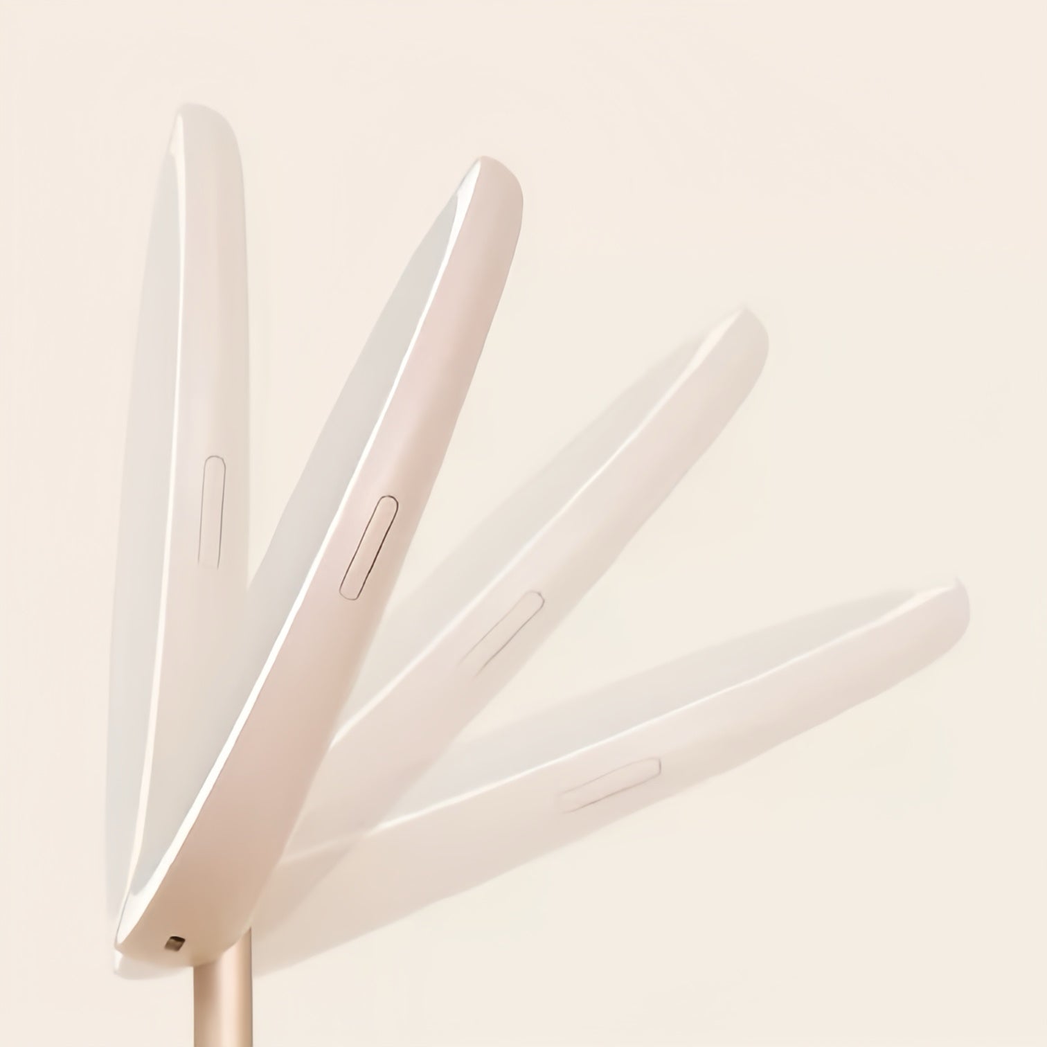 Upgrade your routine with the Foldable LED Vanity Mirror – portable, rechargeable, daylight 97% CRI lighting, stepless dimming & travel lock design.