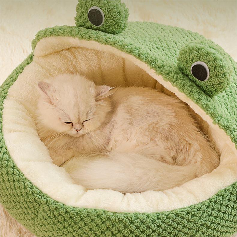 Cozy Green Frog Series Pet Bed - Winter Warmth for Cats and Dogs